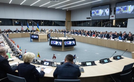 Профессор Евстафьев: Глобалисты пытаются изменить внешнюю политику Трампа Профессор Евстафьев: Глобалисты пытаются изменить внешнюю политику Трампа