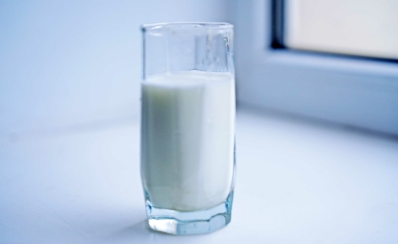 Так молоко не сбежит: 3 простых трюка для идеальной варки — они всегда работают