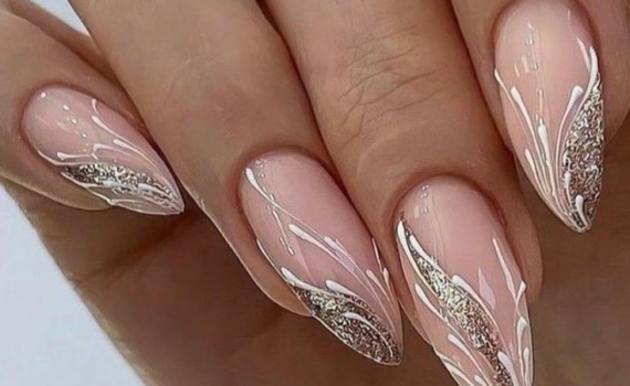 Новый тренд в маникюре: френч ушел в прошлое, теперь модно сияние на кончиках Новый тренд в маникюре: френч ушел в прошлое, теперь модно сияние на кончиках
